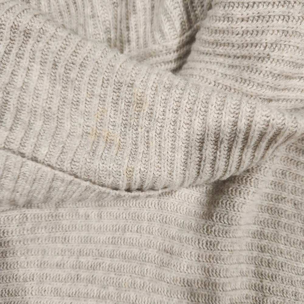 Sweater - Picture 2 of 4